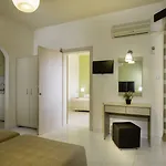Hotel apartamentowy Lyristis Dinos & 3*