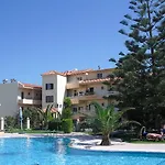 Hotel apartamentowy Lyristis Dinos & 3*