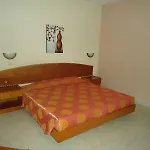 Lyristis Dinos & Hotel apartamentowy Faliraki