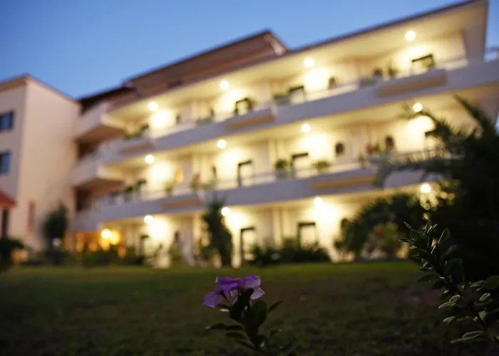 Hotel de apartamente Lyristis Dinos & 3*