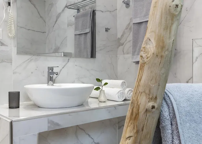 Lyristis Dinos & Hotel de apartamente Faliraki