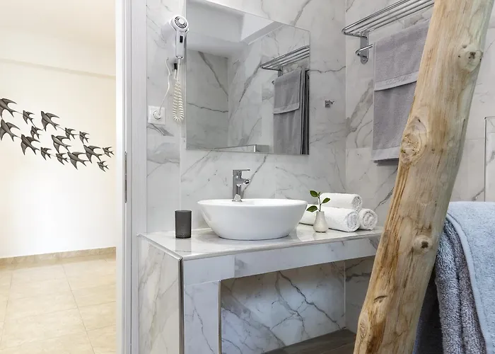 Lyristis Dinos & Hotel de apartamente 3*