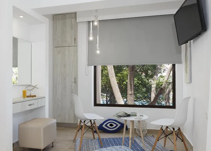 Lyristis Dinos & Hotel de apartamente 3*