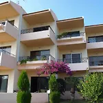 Hotel de apartamente Lyristis Dinos & 3*