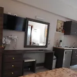 Hotel de apartamente Lyristis Dinos & 3*
