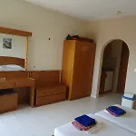 Hotel de apartamente Lyristis Dinos &
