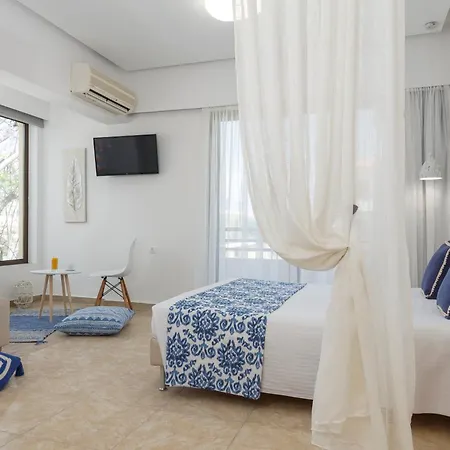 Lyristis Dinos & 法里拉基