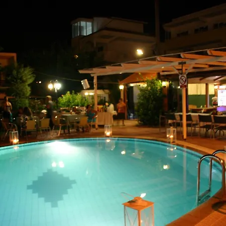 Lyristis Dinos & 法里拉基