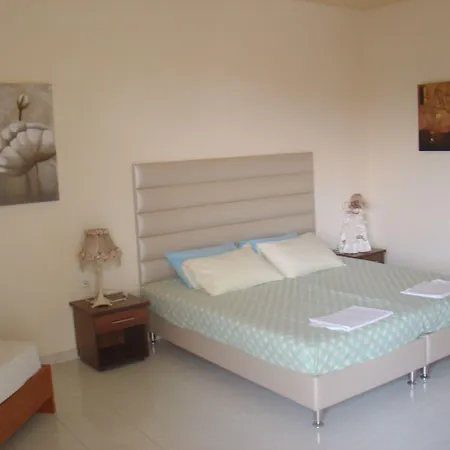 Lyristis Dinos & 公寓式酒店 3*