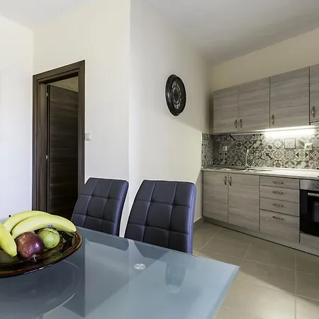 Lyristis Dinos & Faliraki