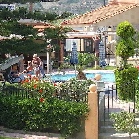 Lyristis Dinos & Aparthotel Faliraki